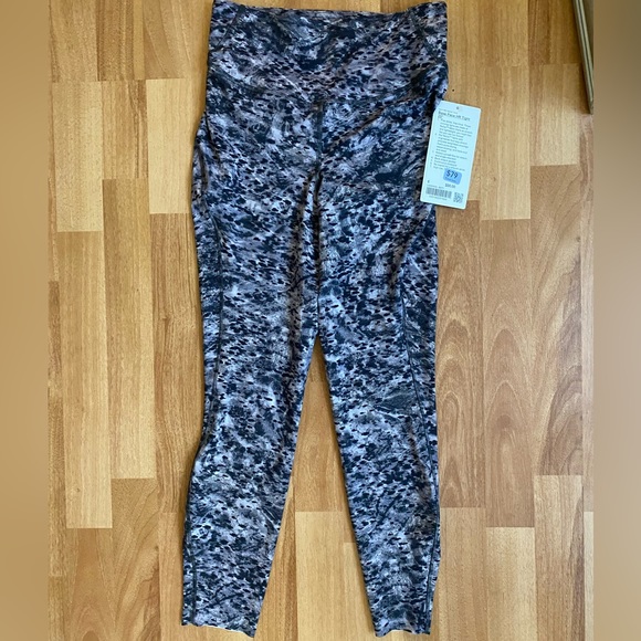 Lululemon Base Pace HR Tight 25" - Picture 4 of 6
